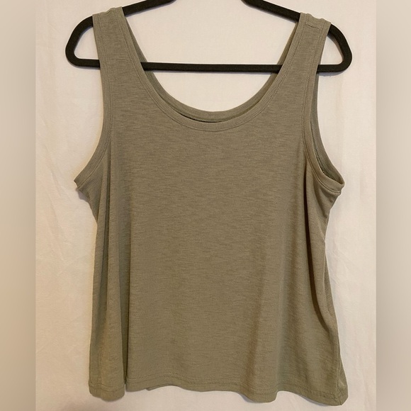 Light Green Madewell Eastover Tank - Picture 1 of 6